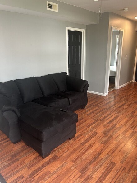 Building Photo - 204 Columbus Ave