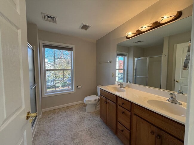 Building Photo - Three Bedroom Condo in Tradition Point