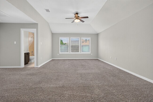 Building Photo - 6915 Rosemont Ct