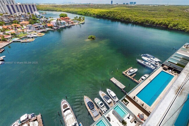 Building Photo - 400 Sunny Isles Blvd