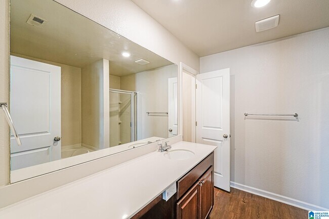 Building Photo - 1064 Pilgrim Ln