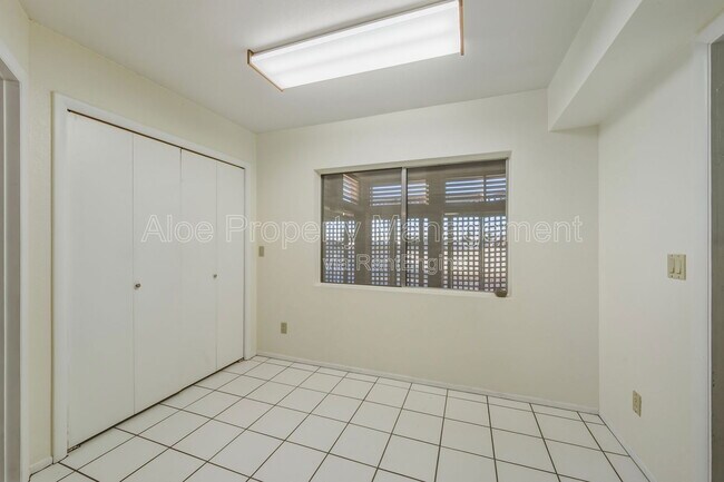 Building Photo - 6120 E Augusta Cir