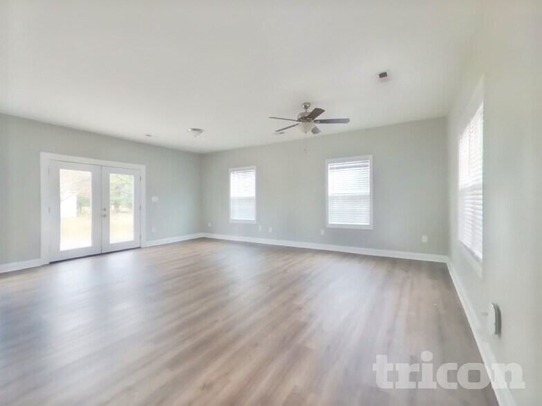 Building Photo - 5150 Wolfe Dr