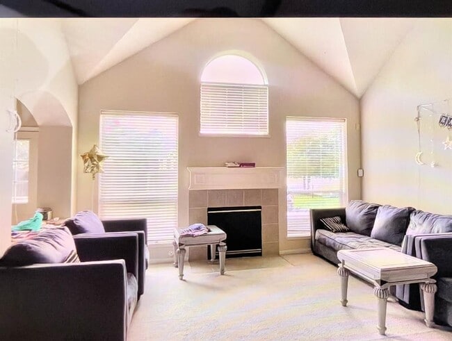 Building Photo - 12327 Ashford Hollow Dr