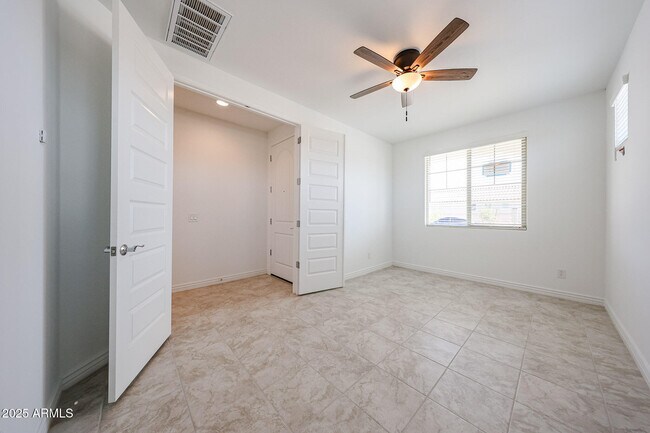 Building Photo - 5016 N 87th Ln