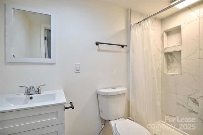 Building Photo - 313 Heyward St