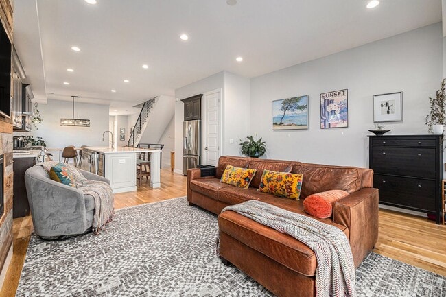 Building Photo - Stunning Historic-Style Home with Modern L...