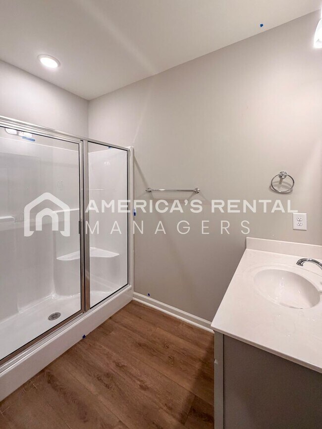 Building Photo - DEPOSIT PENDING!!! - Brand New Three Bedroom Hudson Plan for Rent in Tuscaloosa! Sign a 13-month ...