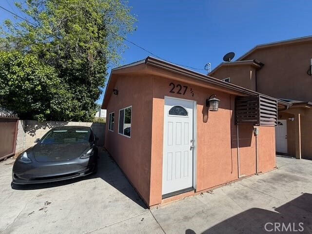 Building Photo - 227 E 84th St