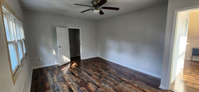 Building Photo - 1323 24th St