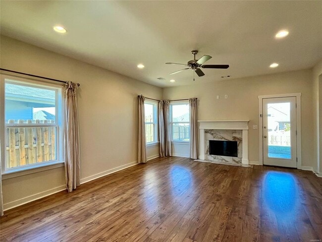 Building Photo - 876 Hedgefield Way