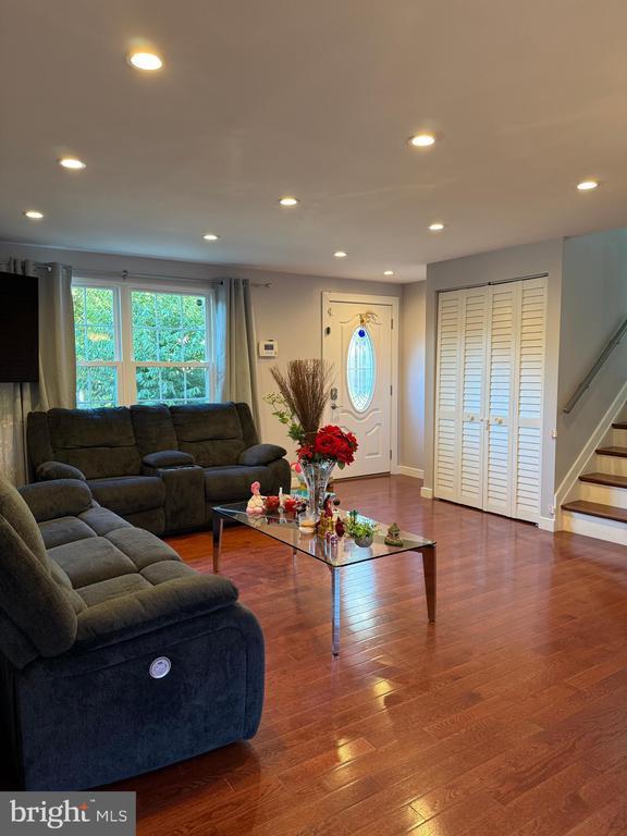Building Photo - 5657 Mt Burnside Way