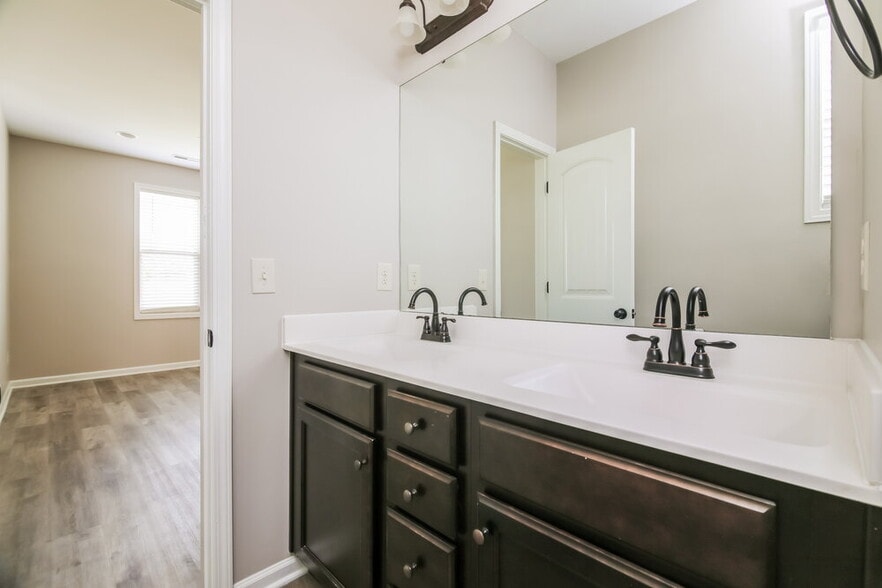 Building Photo - 62 Dropseed Ln