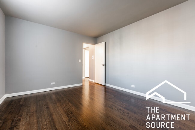 Building Photo - 7427 N Winchester Ave