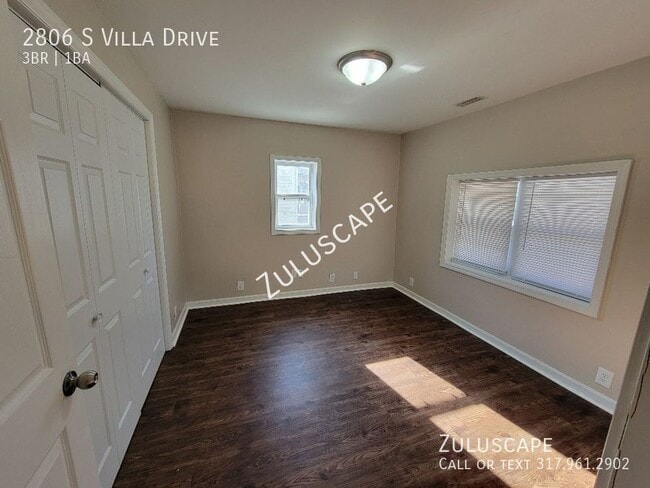 Building Photo - 2806 S Villa Dr