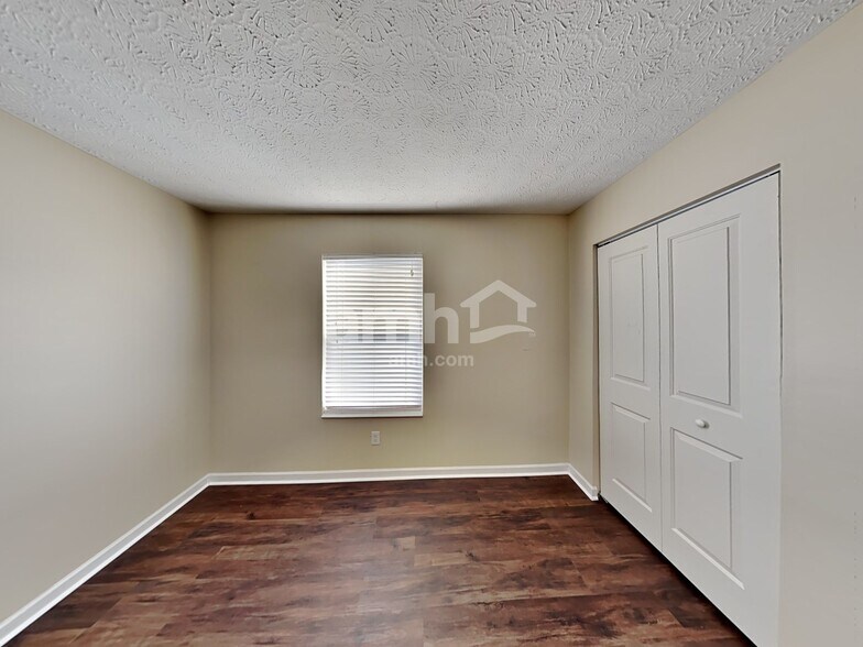 Building Photo - 8588 Greylag Ct