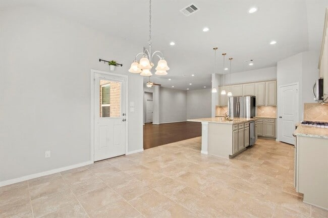 Building Photo - 30931 Roanoak Woods Dr