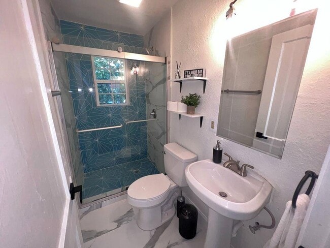 Building Photo - 3508 Clarkson Ave