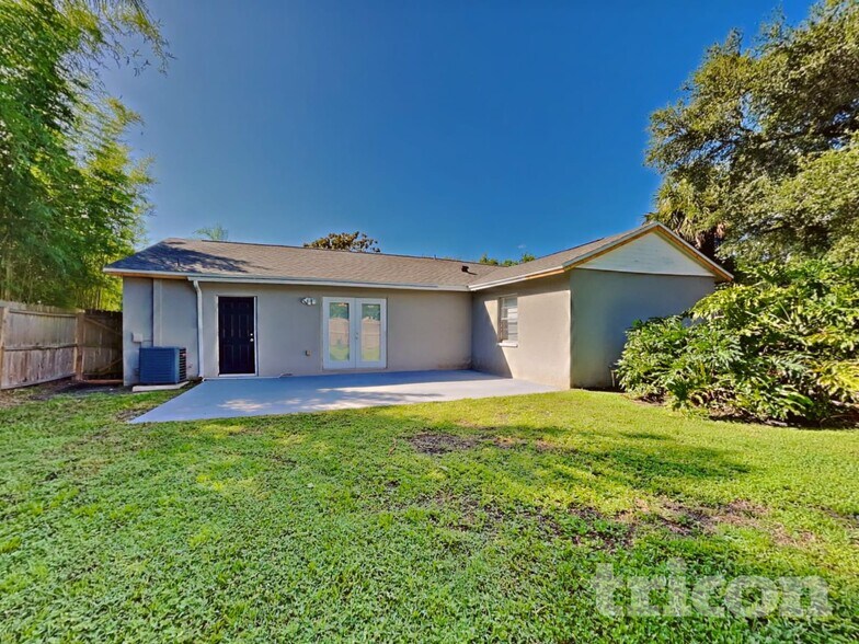 Building Photo - 3154 Macdonald Drive Clearwater FL