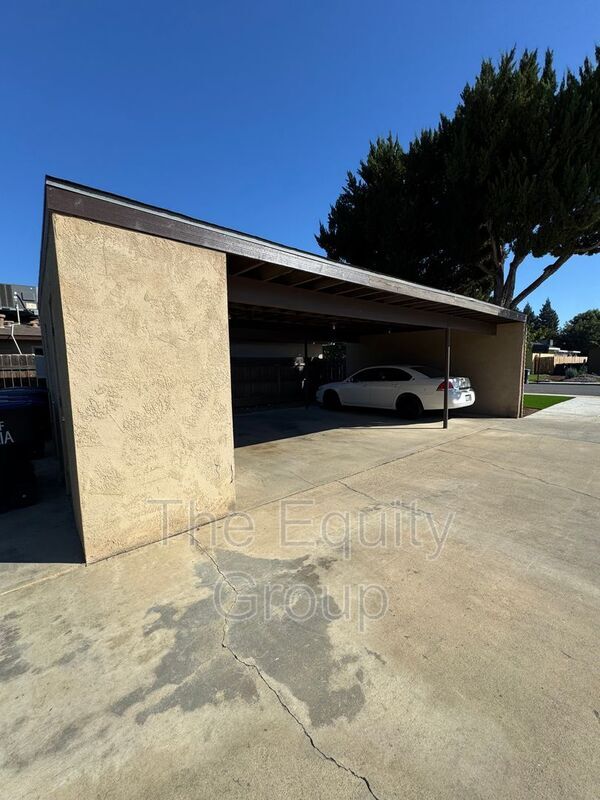 Building Photo - 2023 S Tracy Ct