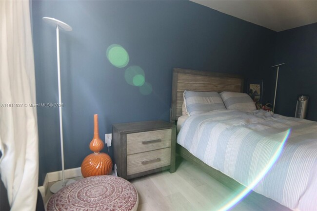 Building Photo - 6801 Indian Creek Dr