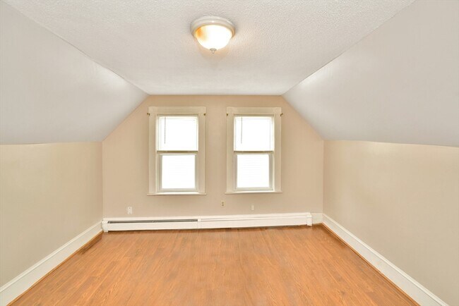 Building Photo - 180 Westville St