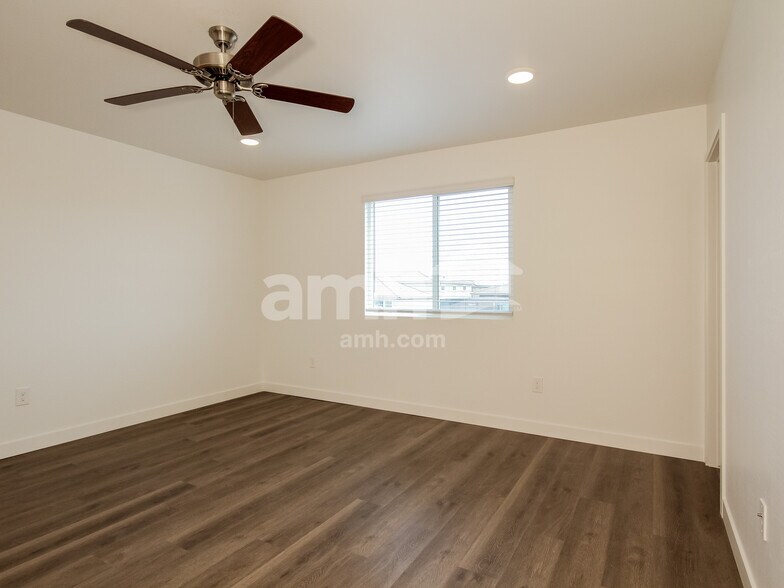 Building Photo - 12631 W Flynn Ln