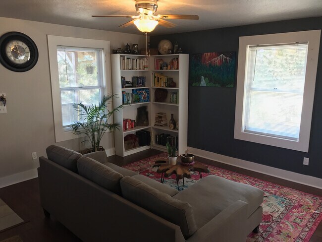 Living room - 2097 NW Deschutes Pl