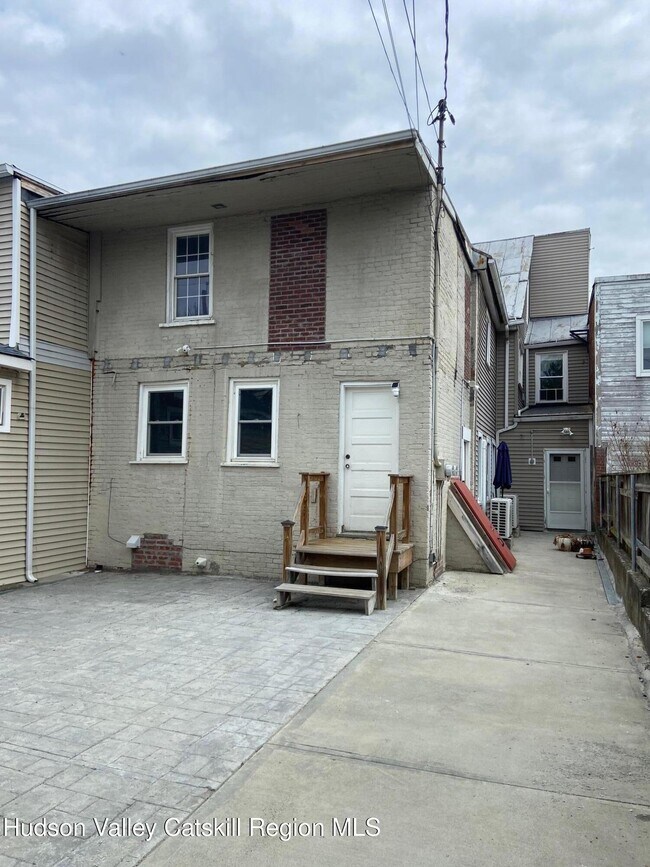 Building Photo - 227 Warren St