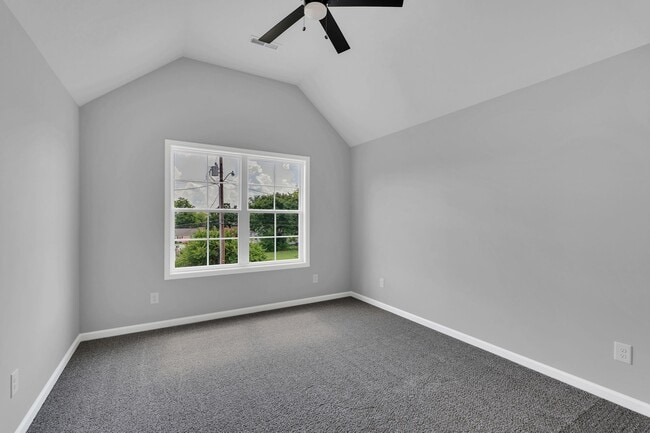 Building Photo - 164 S Ford St