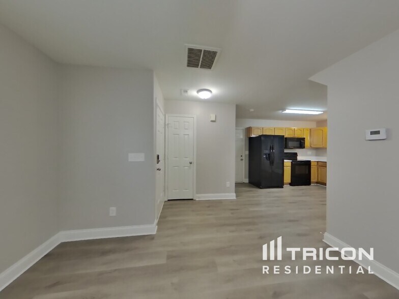 Building Photo - 2457 Terra Dr