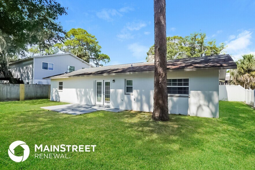 Building Photo - 5520 Bay Blvd