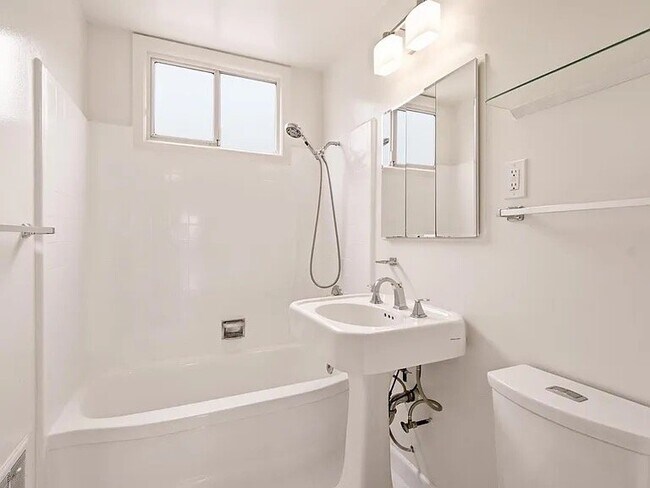 Building Photo - 577 Bellevue Ave