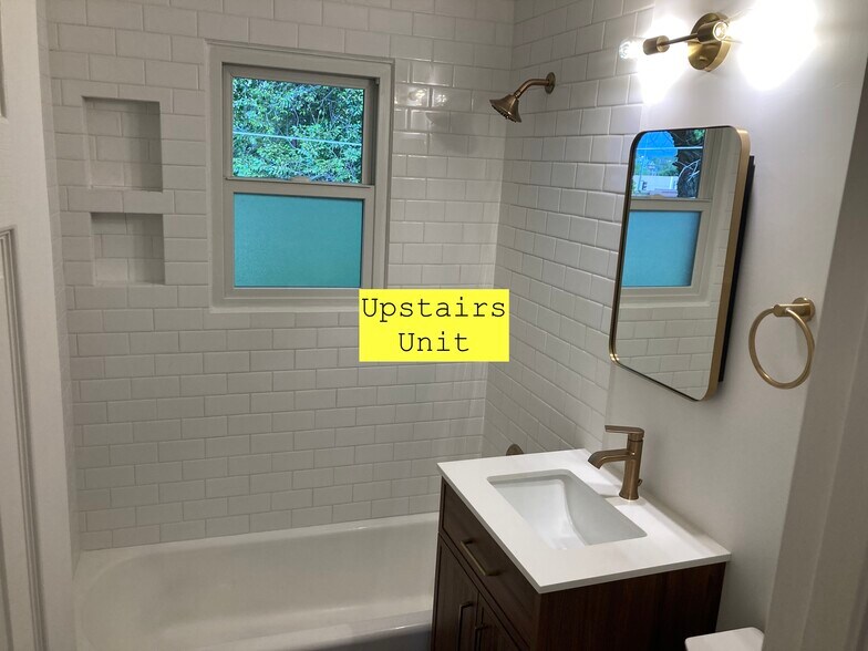 Building Photo - 943 Raymond Pl