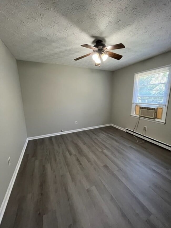 Building Photo - 314 Walters Ln