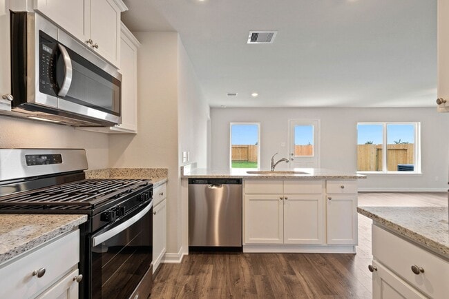 Building Photo - 400 Mustang Trot Dr