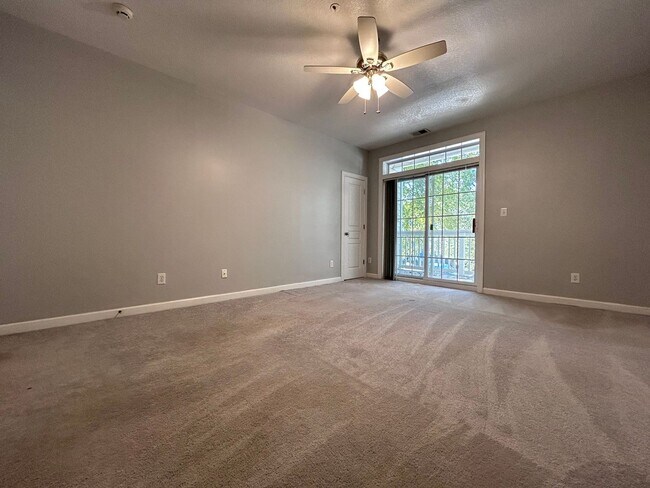 Building Photo - Gated community on the bay side of Shore Dr! "ASK ABOUT OUR ZERO DEPOSIT"