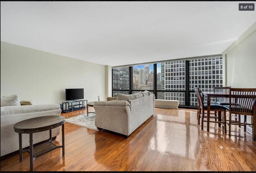 Building Photo - 900 N Lake Shore Dr