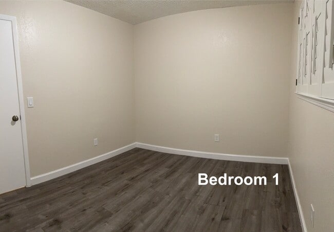 Building Photo - 1139 Meridian Cir
