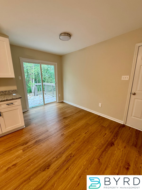 Building Photo - 913 Wheelwood Way