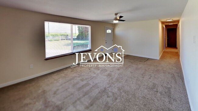Building Photo - Water and sewer included! Comfortable 3-be...