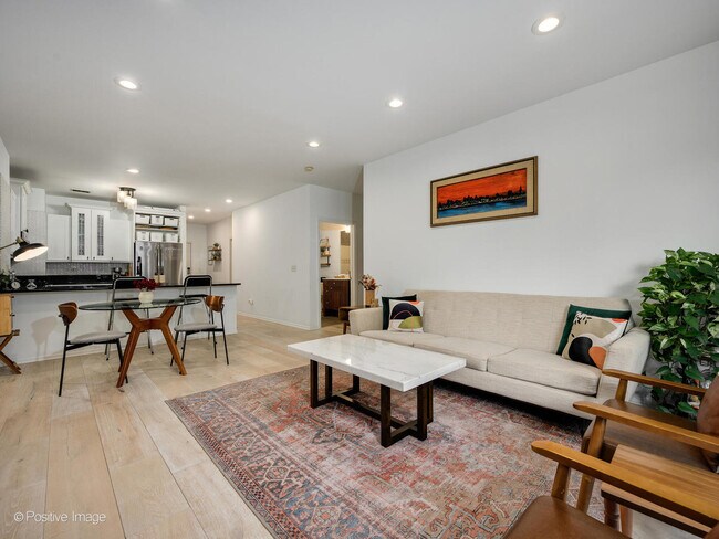 Building Photo - 520 N Halsted St