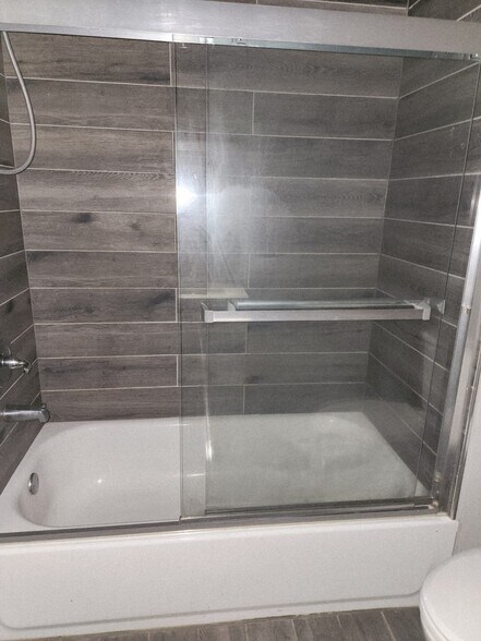 Building Photo - 43 William St