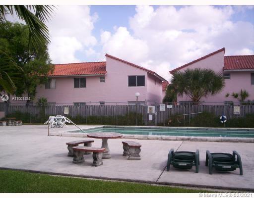 Building Photo - 8005 Lake Dr