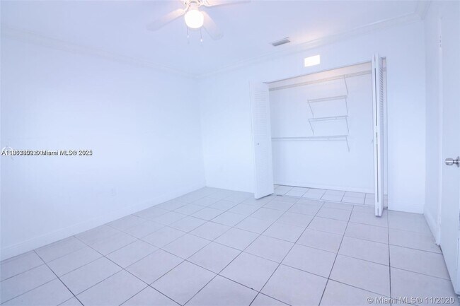Building Photo - 3019 SW 68th Terrace