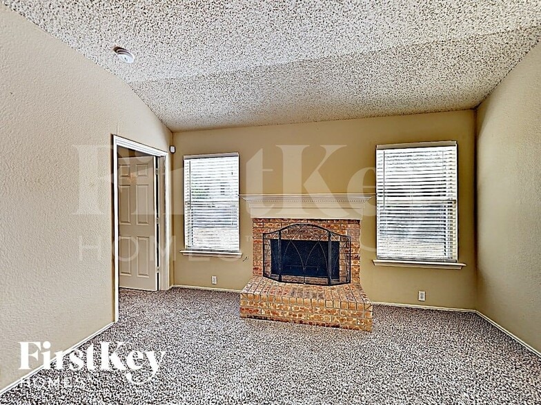 Building Photo - 208 Amber Ridge Dr