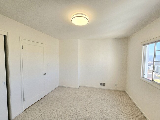 Building Photo - Lovely home in Daly City