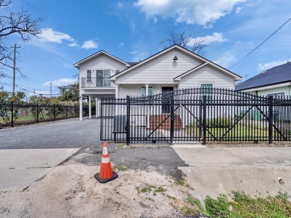 Building Photo - 1105 Panama St