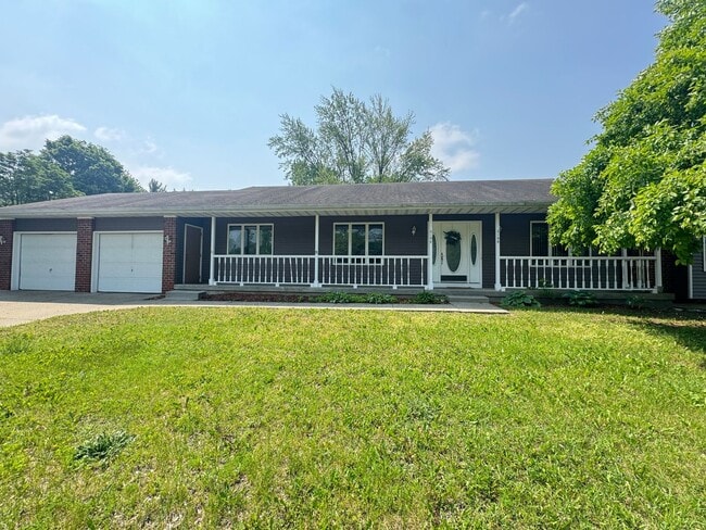 Building Photo - 3196-3198 Rivervale Dr SW