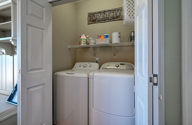 Building Photo - OFF-SEASON FURNISHED MONTHLY RENTAL